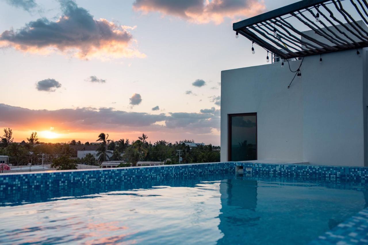 Hotel Mayari Holbox 外观 照片 Rooftop pool at the Hotel Habitas Tulum