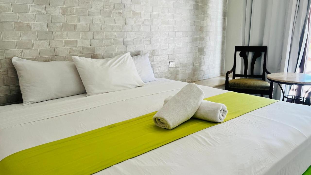 Hotel Mayari Holbox 外观 照片 A bed runner