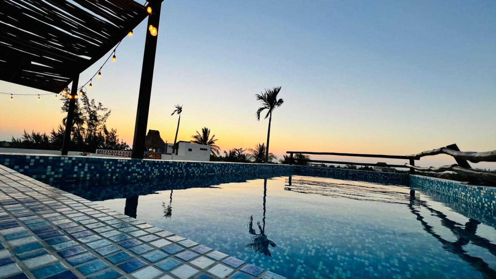 Hotel Mayari Holbox 外观 照片 Sunset at the pool